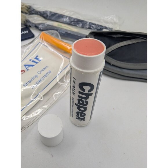 Vintage US Air First Class Gray Cosmetic/Travel Bag with accessories - Picture 6 of 7